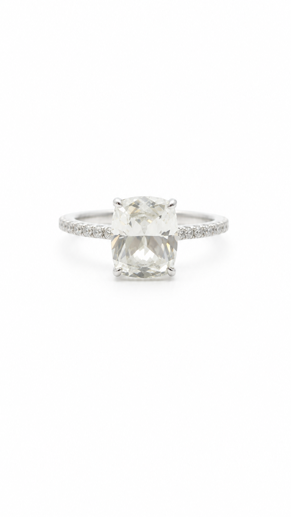 Swarovski Taşlı Emerald Kesim Yanları Taşlı Gümüş Tektaş