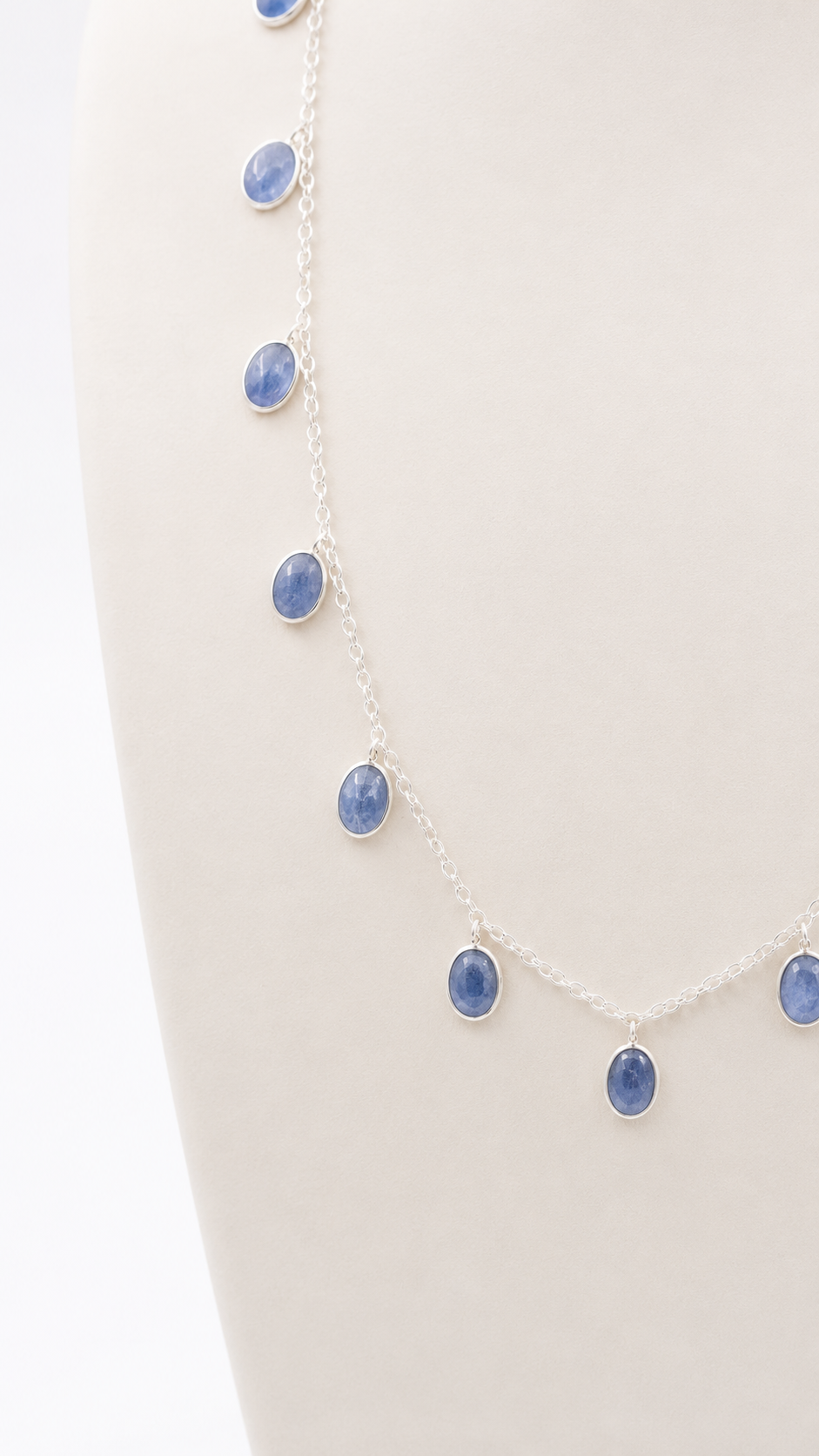 Safir Renkli Swarovski Taşlı Gümüş Küpe
